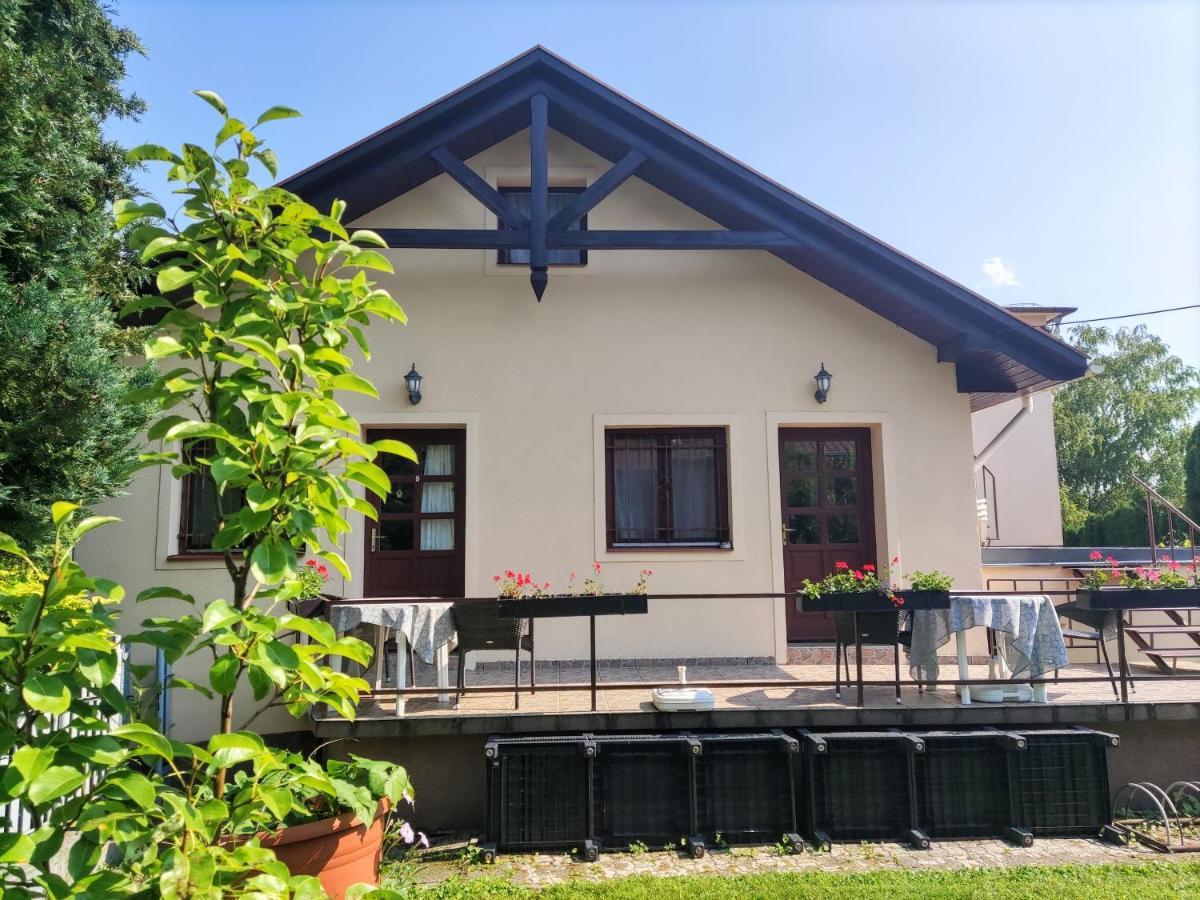 Feszek Apartmanhaz Вонярцвашхедь Экстерьер фото