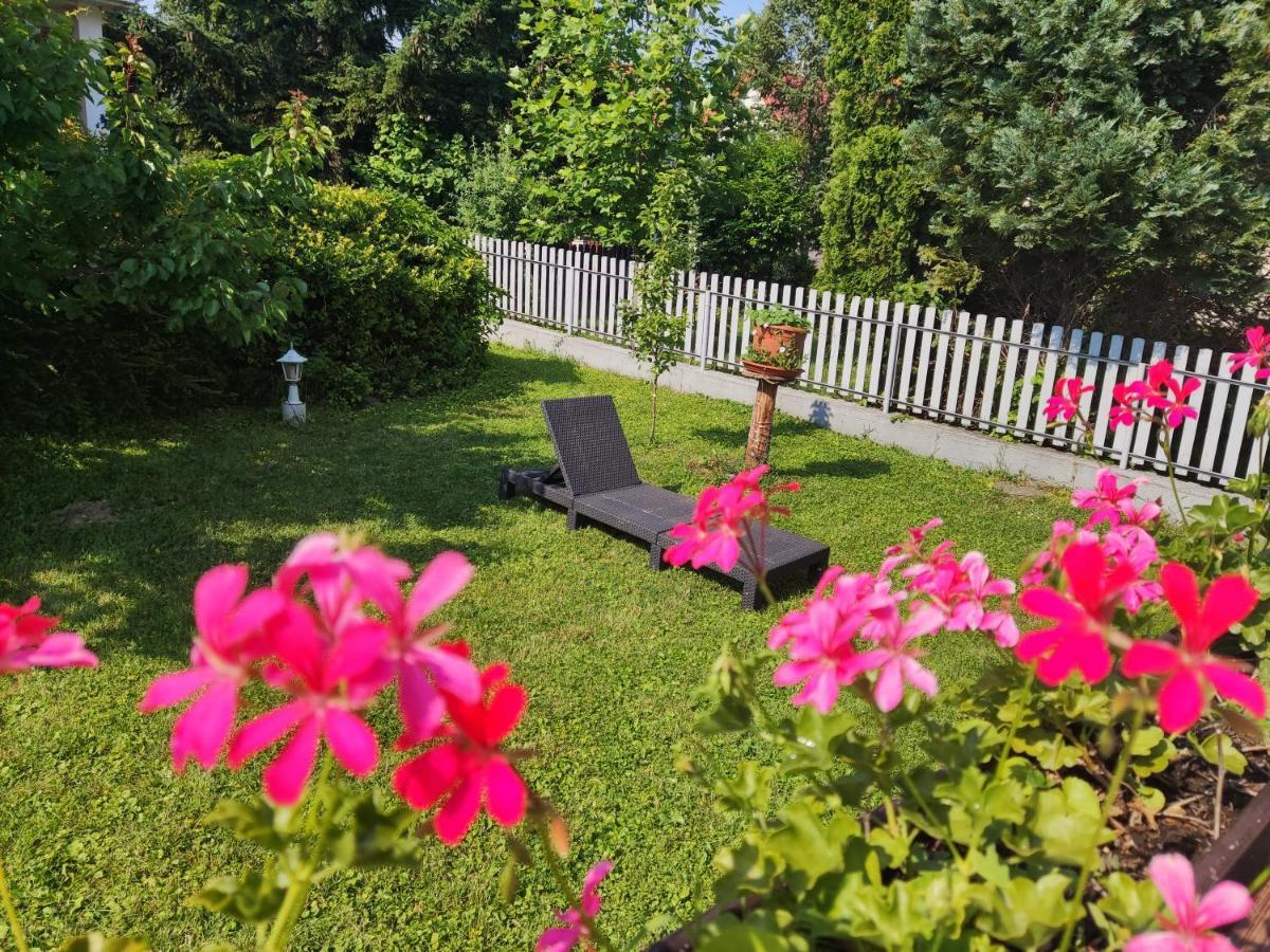 Feszek Apartmanhaz Вонярцвашхедь Экстерьер фото