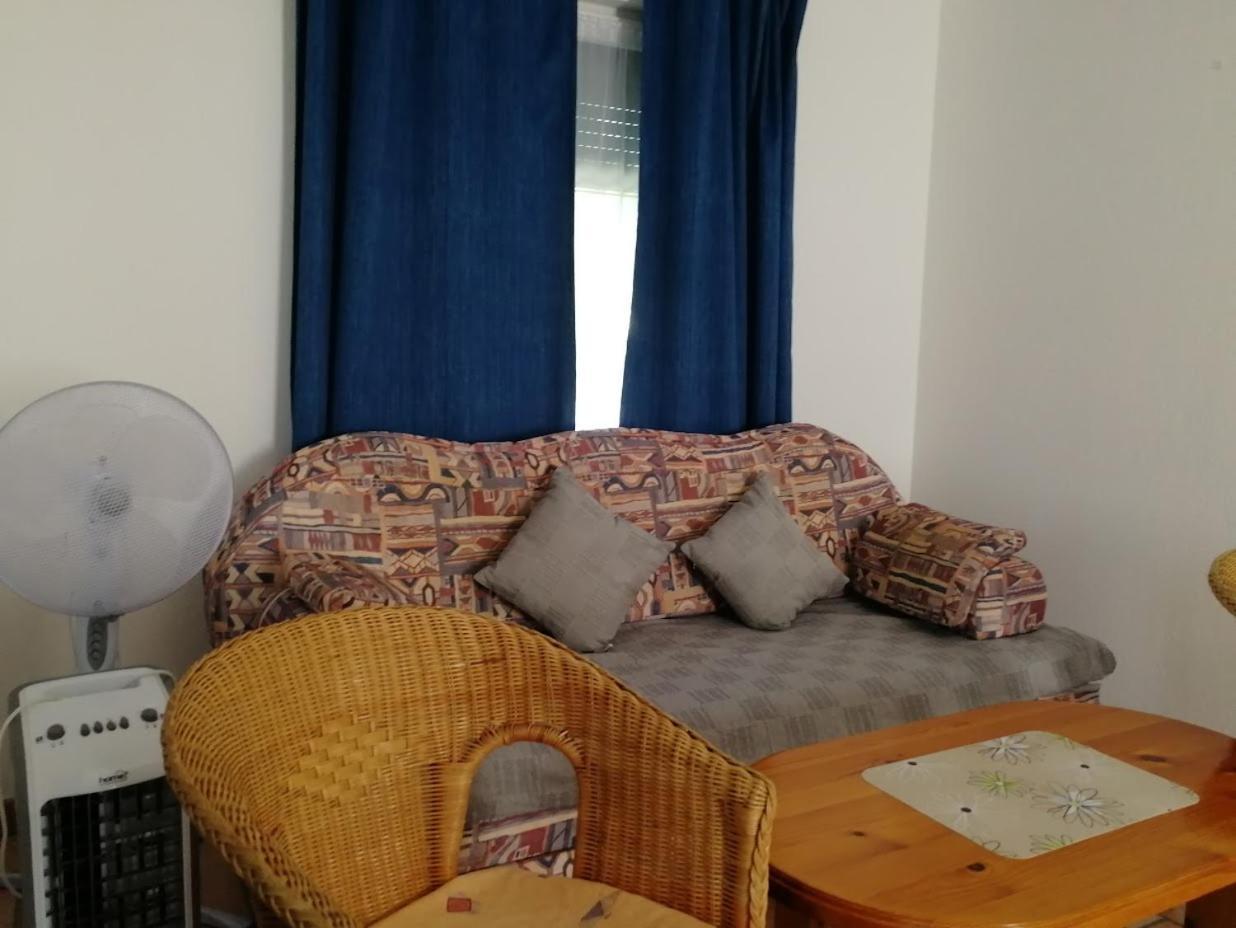 Feszek Apartmanhaz Вонярцвашхедь Экстерьер фото