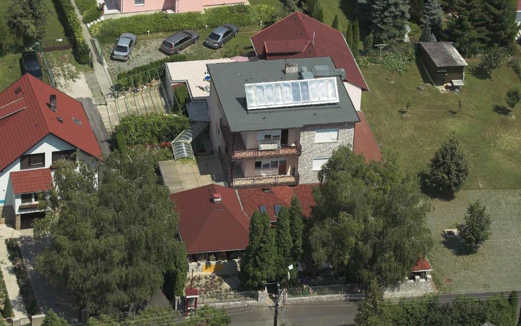 Feszek Apartmanhaz Вонярцвашхедь Экстерьер фото